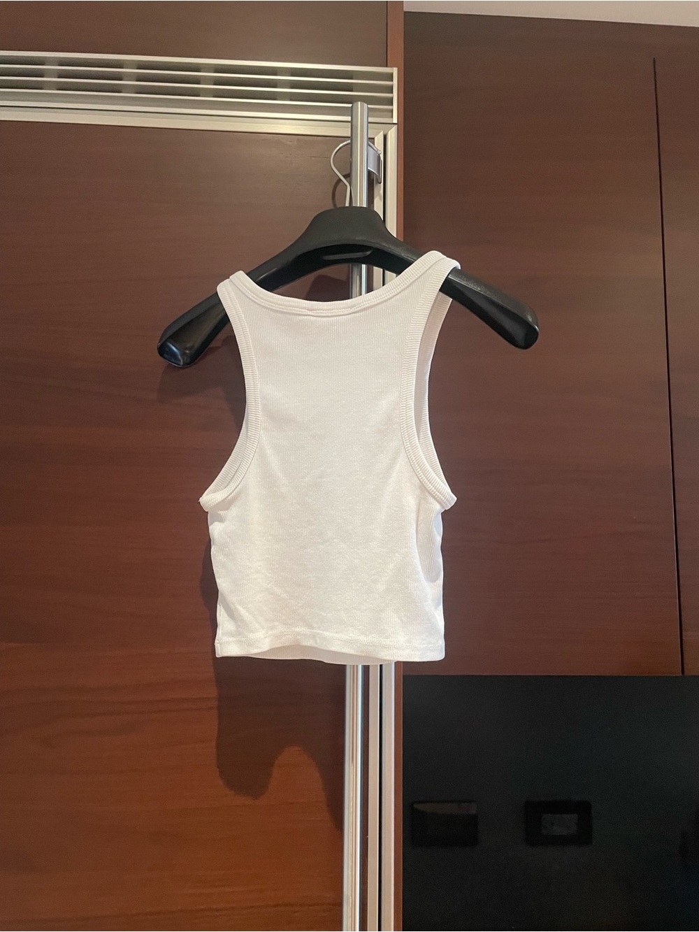 Zara- Ribbed High-neck Tank Top - Picture 3 of 3